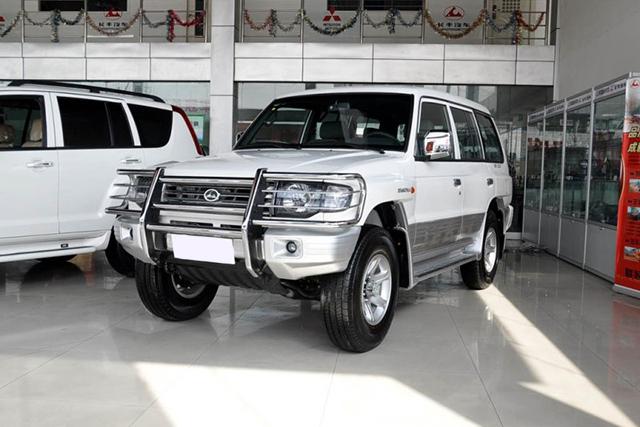 诞生于军工厂，仅卖11万，有人将它比作国产霸道，砸锅卖铁也要买