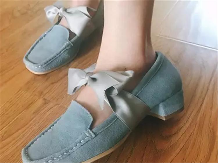 鞋子总是掉袜子是怎么回事,鞋子容易掉跟怎么加绑带