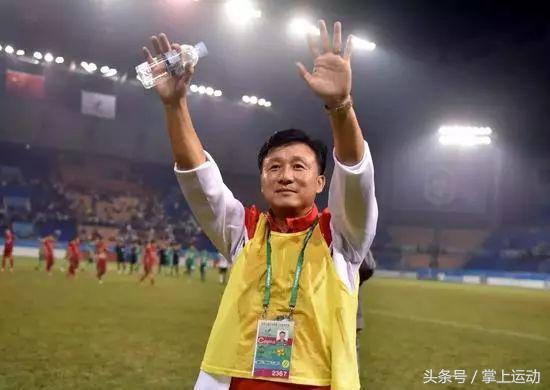 成耀东为什么要踢中乙,成耀东谈足球退步原因