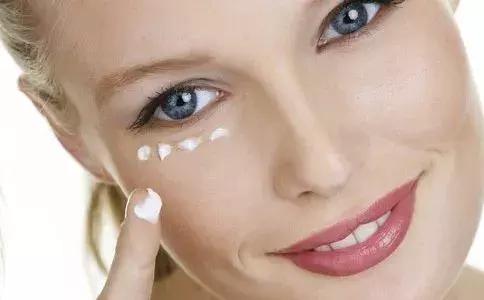 熬夜黑眼圈自救,熬夜黑眼圈的真相