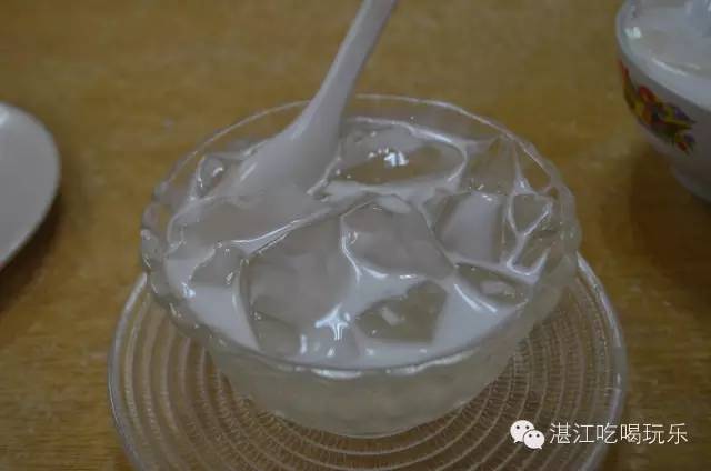 湛江20家“破店”，开着豪车的人都排队去吃！因为它够旧够破够味