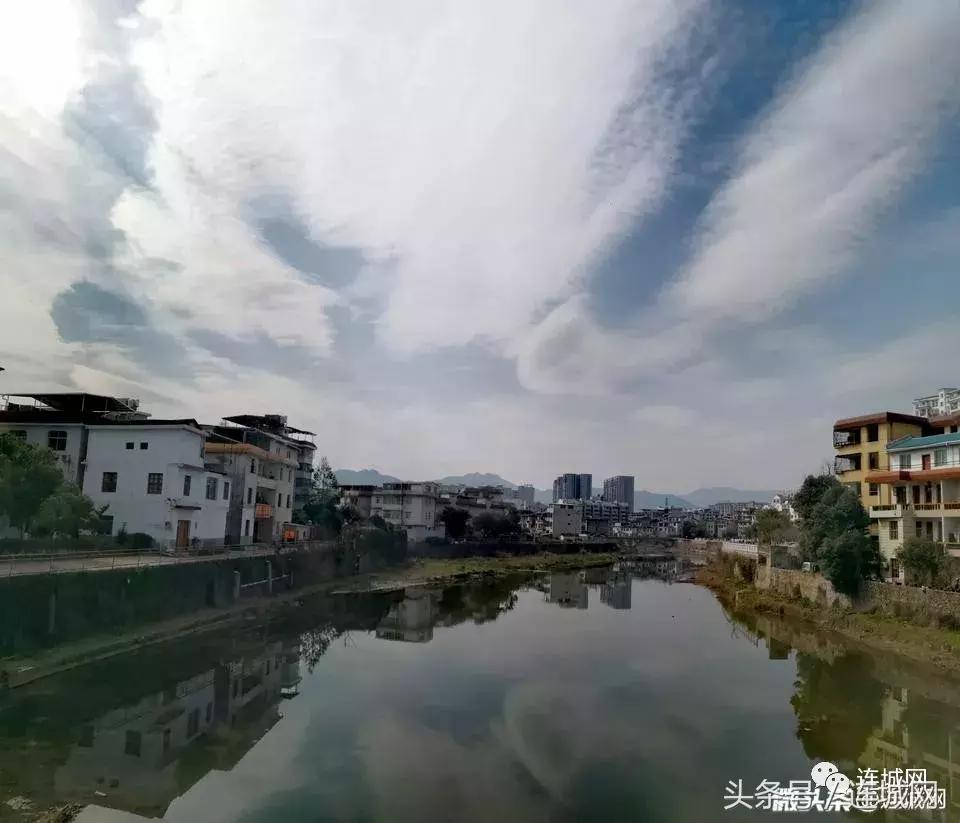 连城再现“云墙”如同“星际穿越”……