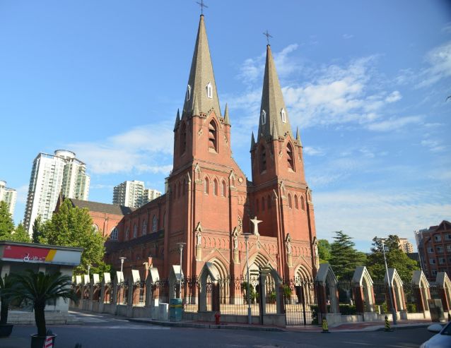 上海可以坐地铁去的古镇,上海国外风情的小镇