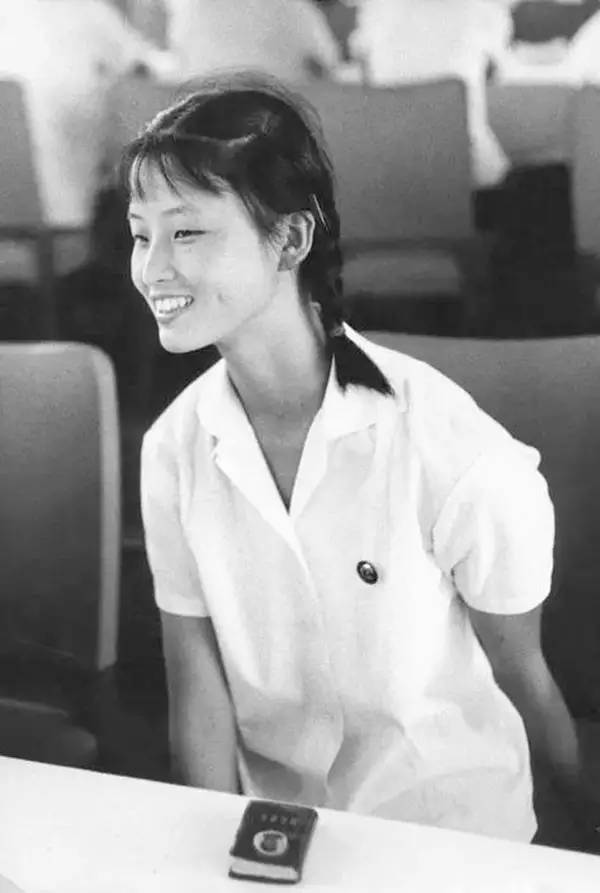 1957年的裸模与热吻！这个外国人在中国*拍偷**的老照片你一定没见过