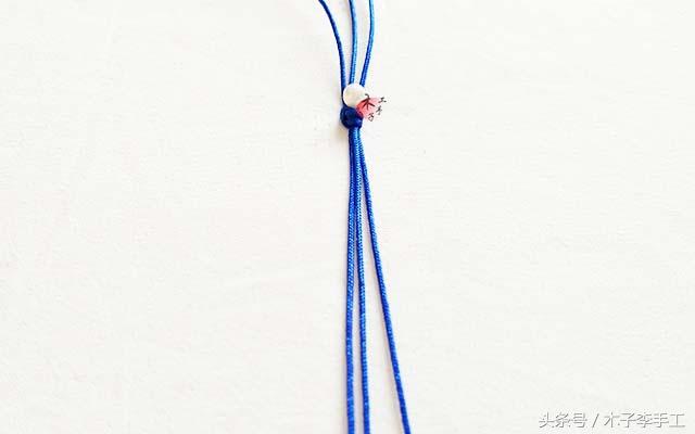 三股红绳珠子手链,三股绳手绳编织教程