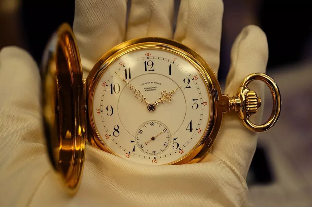 为什么手表能卖几万块,十几万的手表为什么卖那么便宜