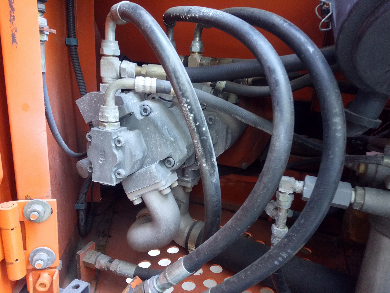 二手日立670挖掘机价格及图片,新款二手日立纯进口挖掘机200型