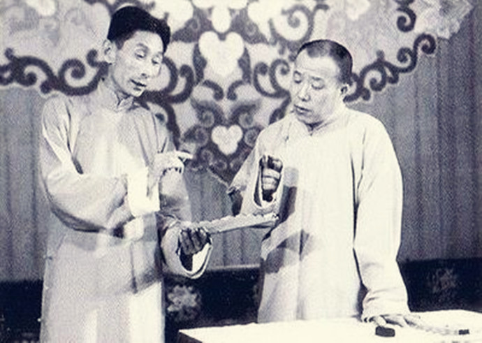 郭德纲的师傅侯耀文师兄弟,郭德纲辈分最高的师爷