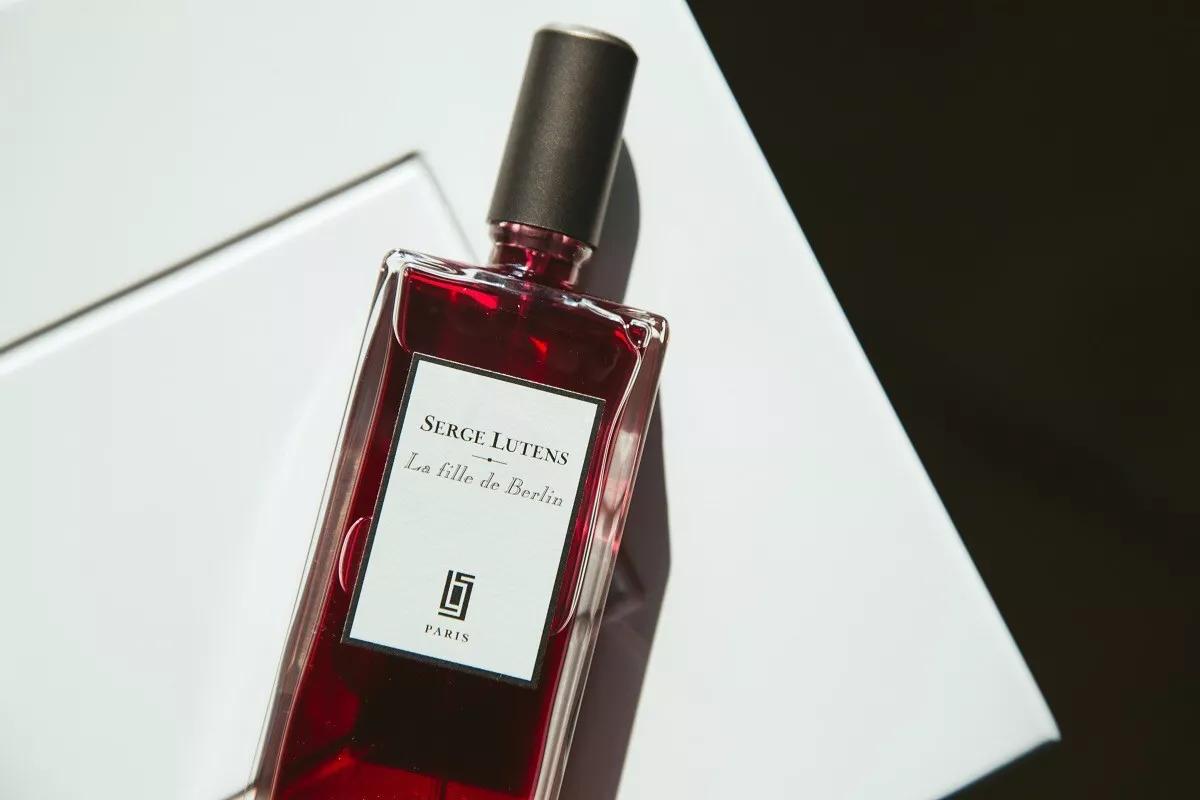 大年初一拜年发烟,大年初一喷迪奥香奈儿