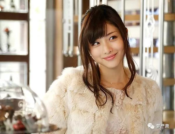 忙到面如土色不洗头，第一集就被分手，这个女主我好喜欢