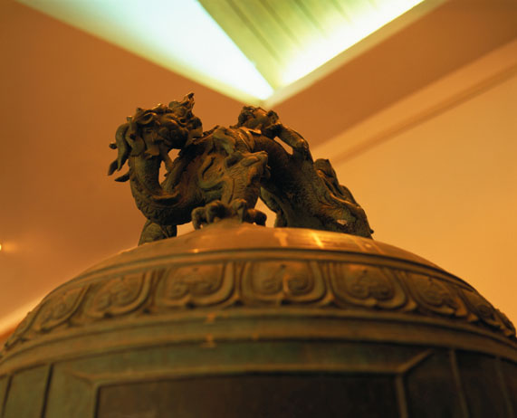 两件战国的青铜器,有中国二字的青铜器