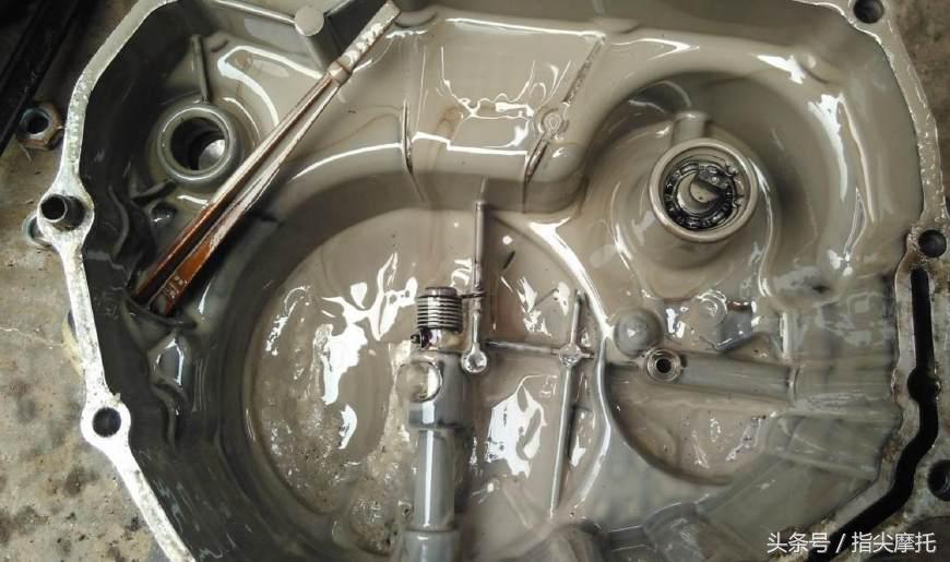 摩托车冷却液漏进气缸,摩托车防冻液加满有什么影响