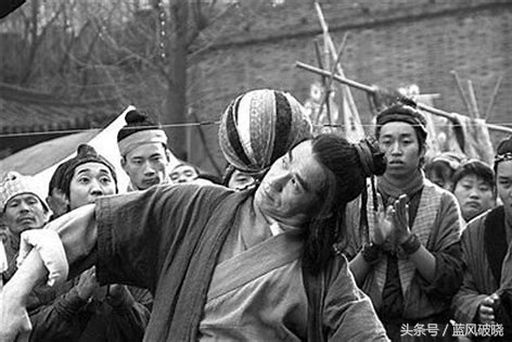 走了狗屎运,高俅是第一个踢足球的