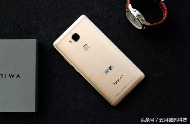 回顾华为荣耀手机发展史：诸多经典哪款是你的“初恋”？