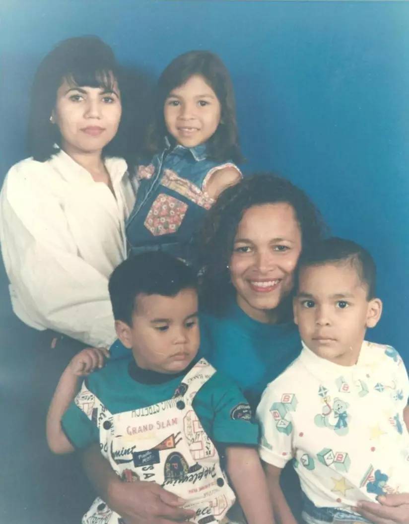 妈妈年轻的时候就是那么的勇敢,你还知道妈妈年轻时的样子吗