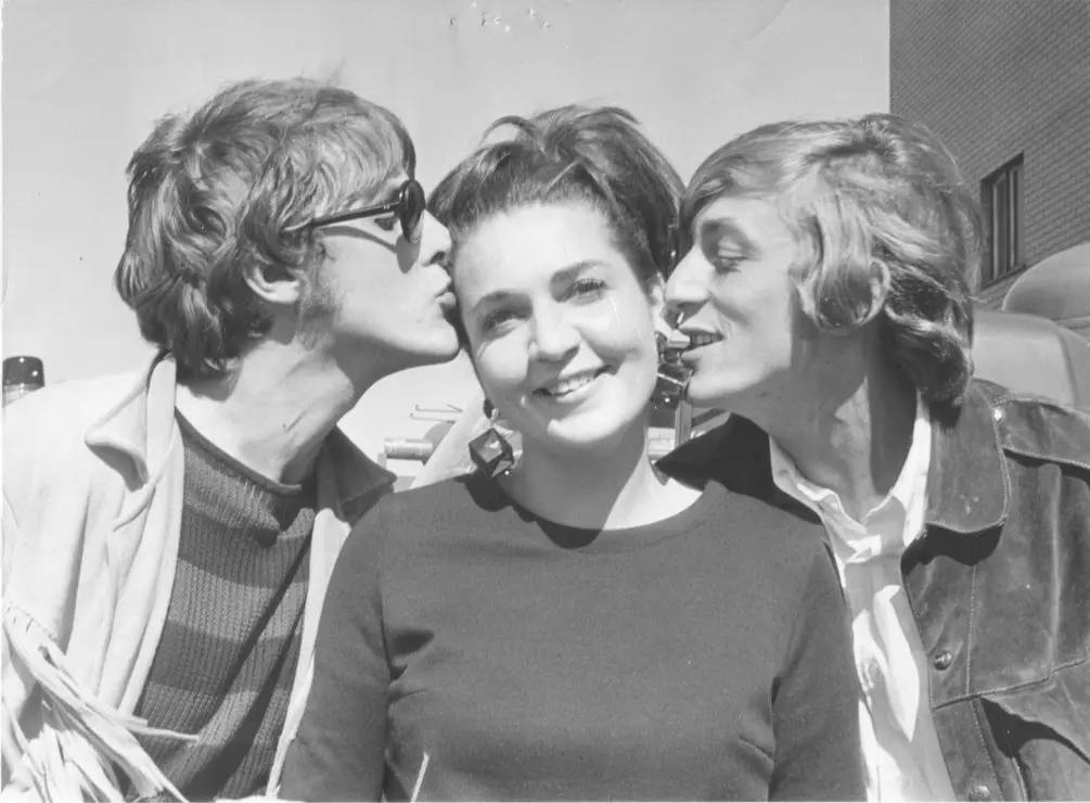 妈妈年轻的时候就是那么的勇敢,你还知道妈妈年轻时的样子吗