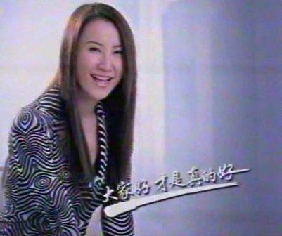 蕾哈娜、陈伟霆带红几百元球鞋，你会不会买账？