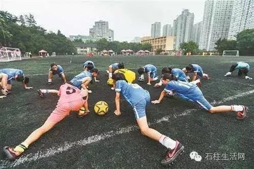 「小渝姐说故事」拼出一个美好未来——大山里的留守女童足球队