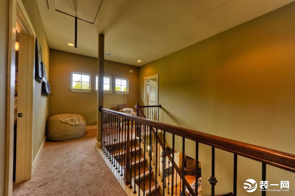 卧室门对着厨房怎么破解,卫生间镜子对着卧室门有什么影响