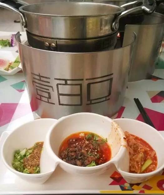 武汉一女学生拿着10块钱去买好吃的，竟然被。。。