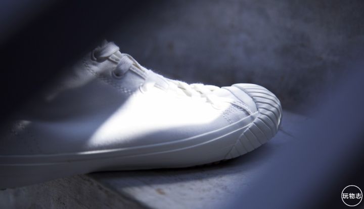 撞鞋不可怕谁最尴尬,撞鞋不可怕谁假谁尴尬