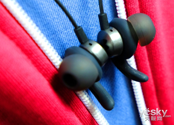 jbl耳挂式蓝牙耳机测评,jblreflectfit蓝牙运动耳机评测