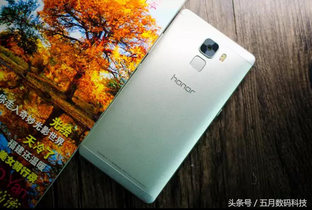 华为历代手机荣耀系列,华为手机荣耀系列最早的