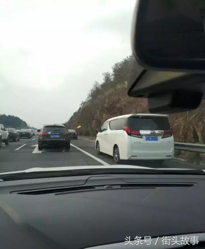 川a返程高峰预测,川a大军返城堵车图片