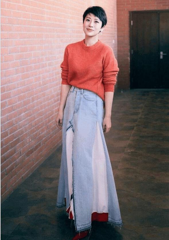 把牛仔裤拆了线当裙子穿，这手艺就服国民媳妇海清！