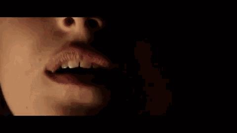 看完《五十度飞》,我还活着……