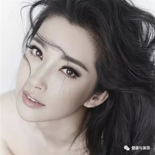 为什么经常烫染却仍有一头乌黑亮丽的秀发？明星护发秘籍大总结！