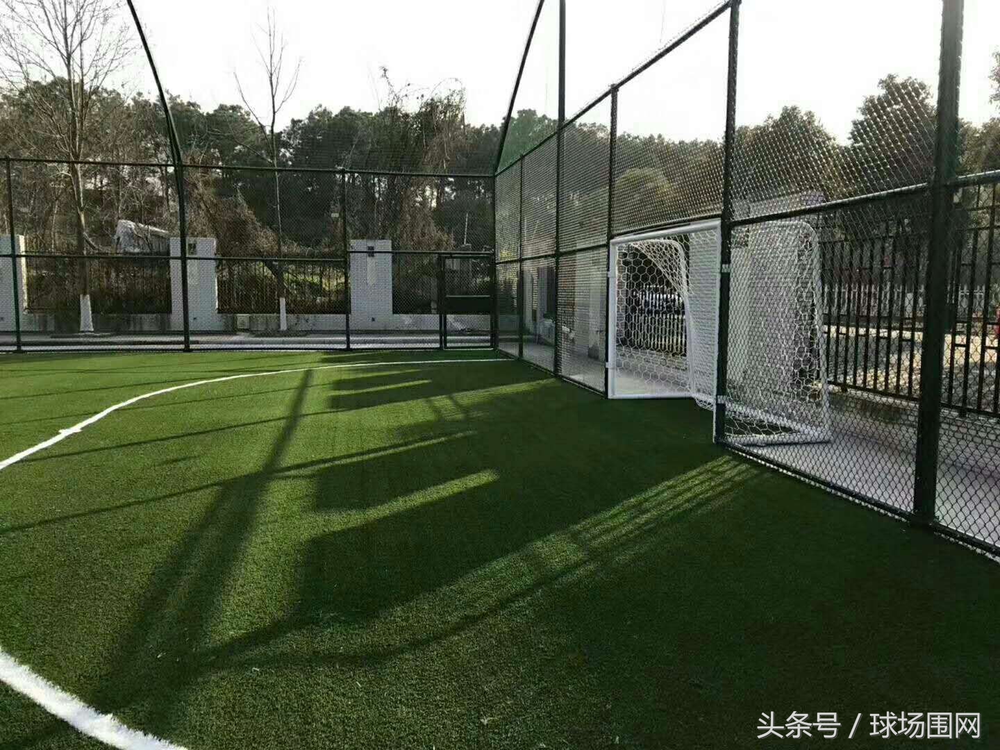 笼式足球场围网高度,笼式足球场围网行业规格