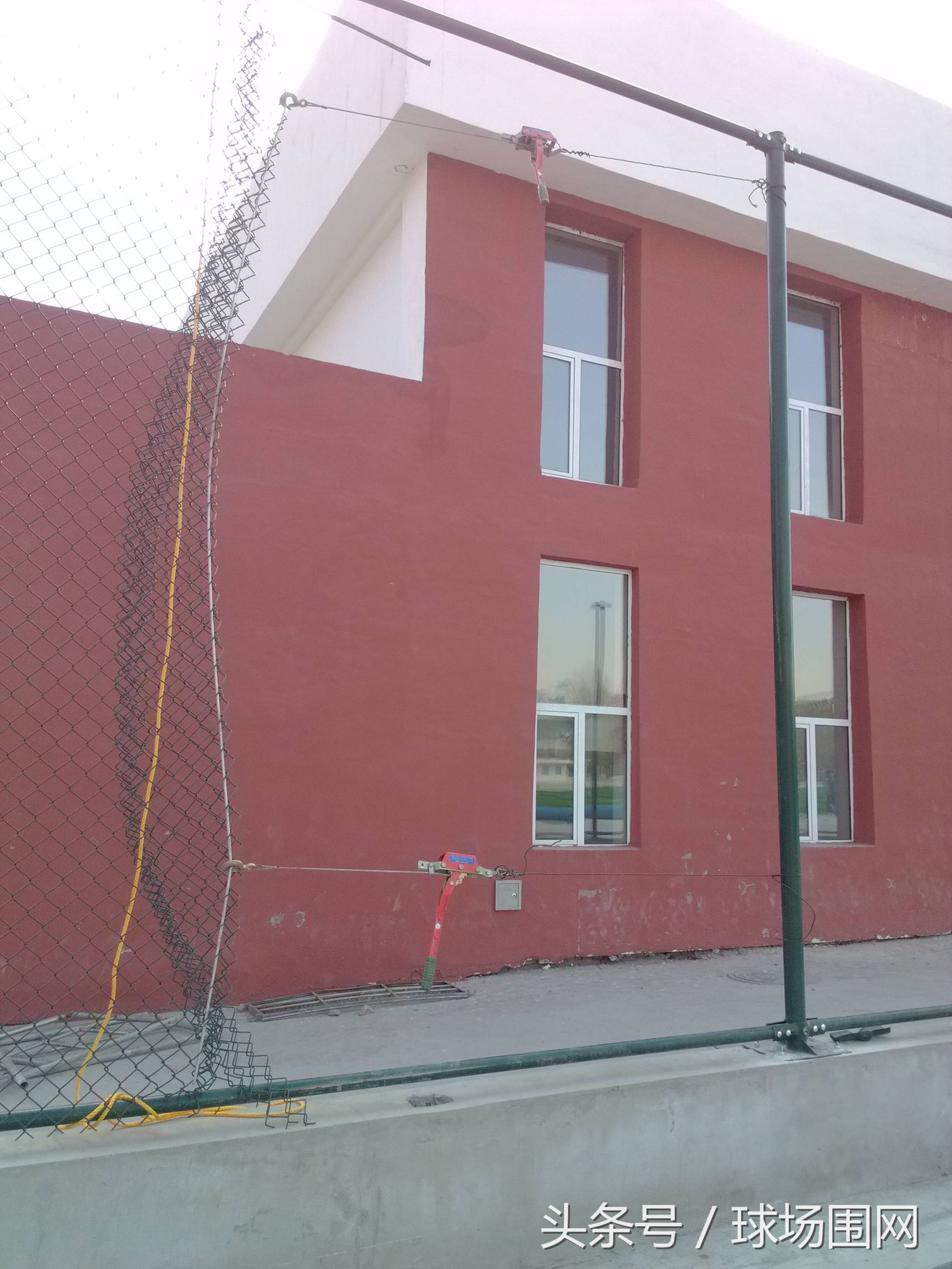 笼式足球场围网高度,笼式足球场围网行业规格