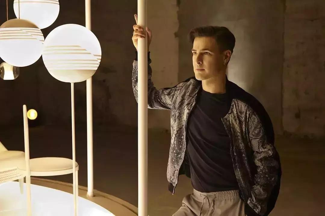 敢与吴彦祖PK的设计大神！42岁帅成“小鲜肉”，设计拿奖拿到手软