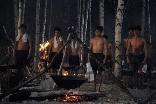 从一个跑龙套到大明星的电影,红海行动为什么挑中张译过人之处