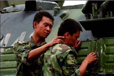 从一个跑龙套到大明星的电影,红海行动为什么挑中张译过人之处