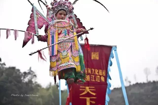 元宵节古镇逛一逛,古镇上的元宵节值得去玩嘛