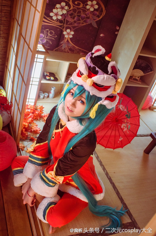 舞狮初音未来cos,初音未来cos原神校园表演