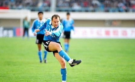 王健林对中国足球充满希望,王健林对中国足球的发展从不吝啬