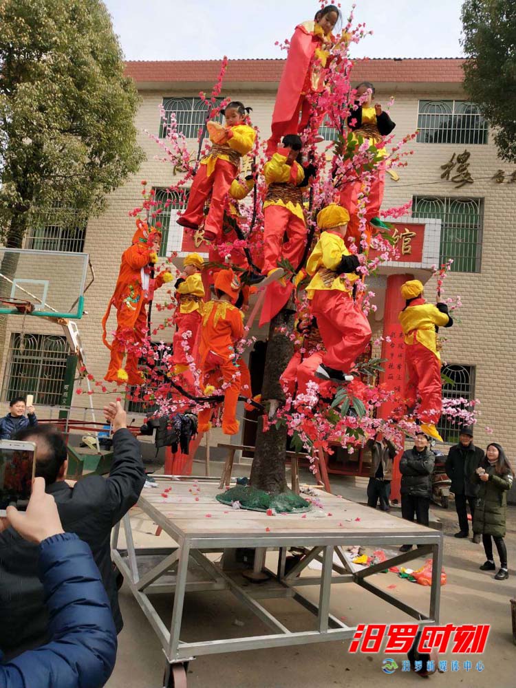 在故事小镇赶一场大众狂欢,故事小镇赶大众狂欢