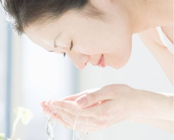 洁面乳和洁面膏的区别,洁面乳和洁面膏有啥区别