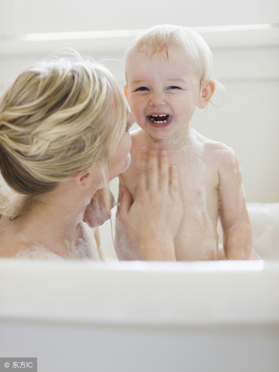 给宝宝洗澡注意点,给宝宝洗澡的几点知识