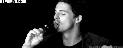 酒裹保鲜膜,酒为什么要裹保鲜膜