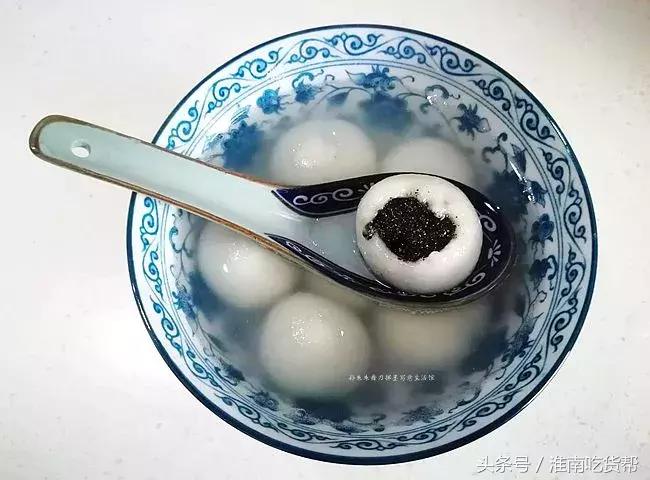 和我学做黑芝麻汤圆吧！自制汤圆其实不难