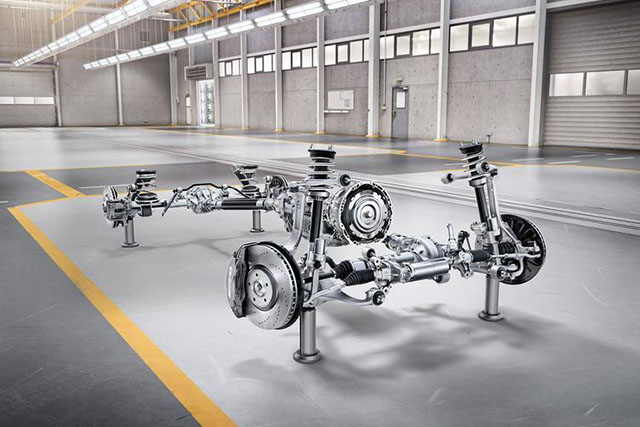 买霸道还是买陆巡比较适合家用,陆巡跟霸道越野