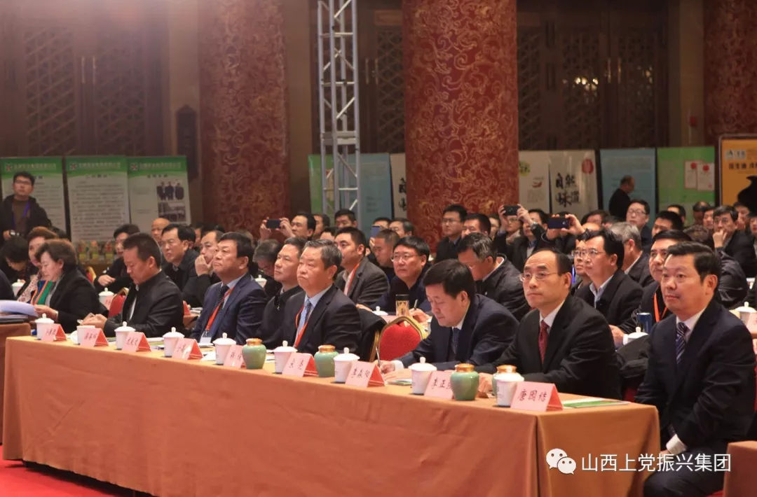 扎根基层为振兴乡村贡献力量,振兴小镇党委书记牛扎根