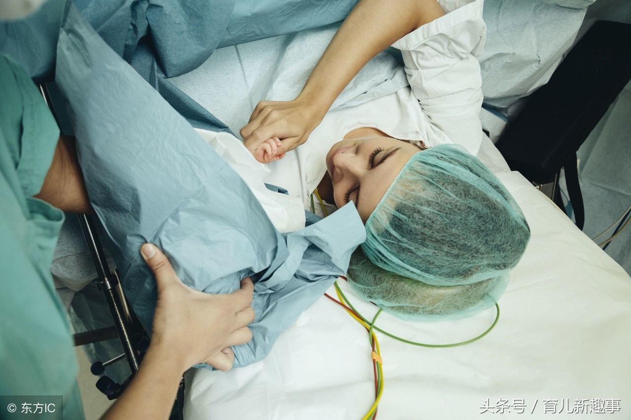 95后男大学生陪女友破腹产子划开肚子吓得瘫坐在地女人太伟大