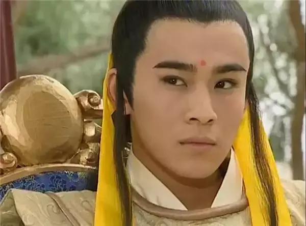 雪花女神龙演员对比,雪花女神龙董璇多大