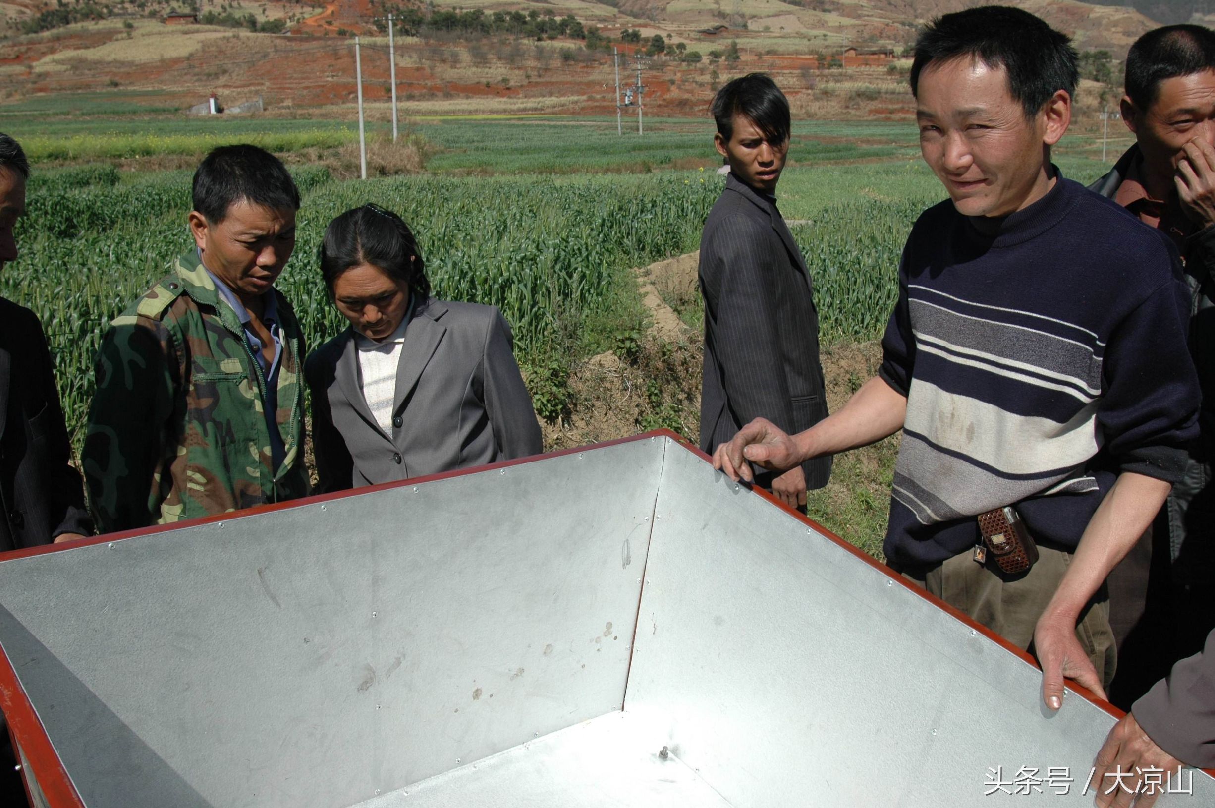 元宵节,是凉山传统农具交易日——德昌赶草坝场看你能认识多少农具?