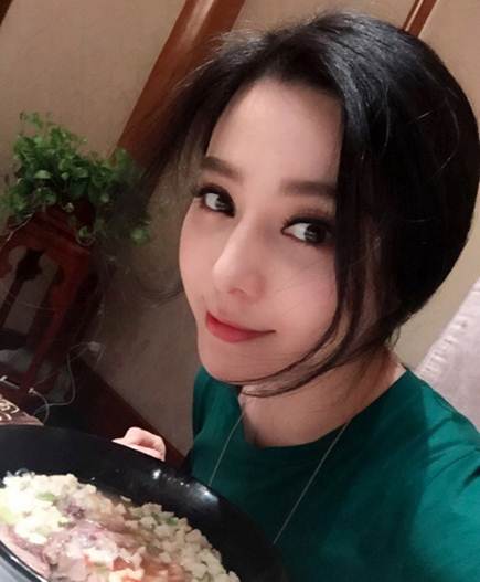 范冰冰用的护肤品公开,范冰冰接受专访回应黑粉抨击